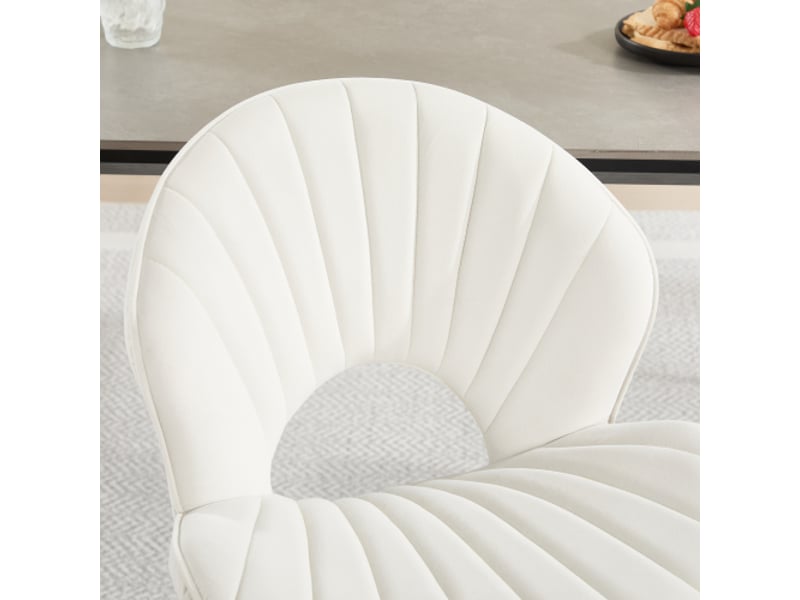 Chaise velours ivoire sans accoudoirs – dossier creux et dos courbé – pieds argentés – lot de 2, cuisinesalle à manger - Conforama E