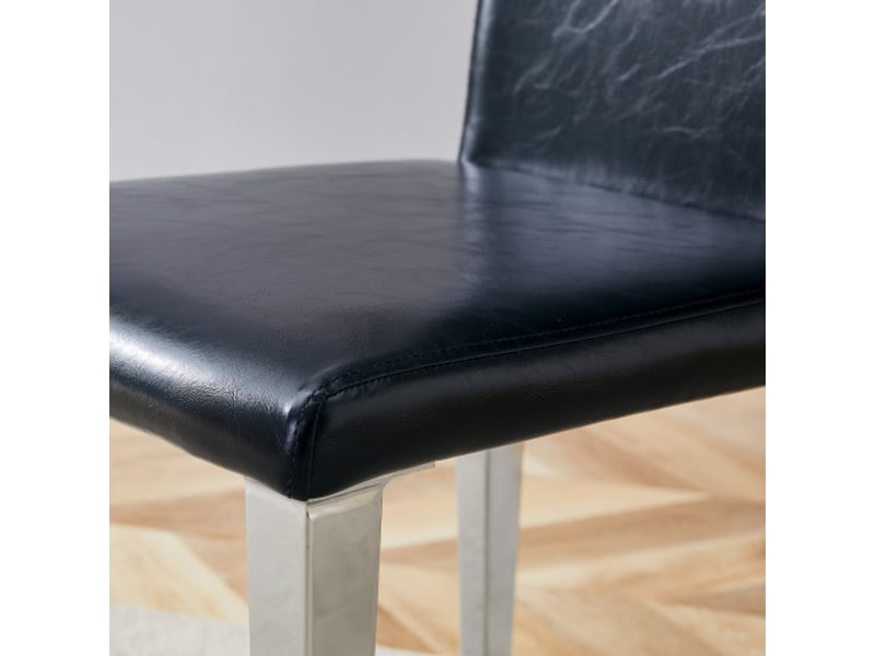 Ensemble de 4 chaises minimalistes noir et argent - cuir pu noir, pieds métal argenté, luxe européen, style moderne - Conforama E