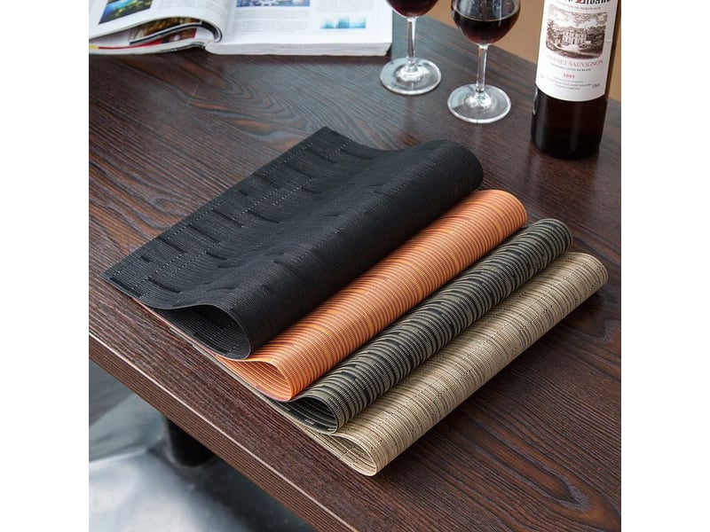  Lot de 6 sets de table noirs pour tables à manger sets de table lavables en pvc résistant à la chaleur, 45x30cm  - Conforama C