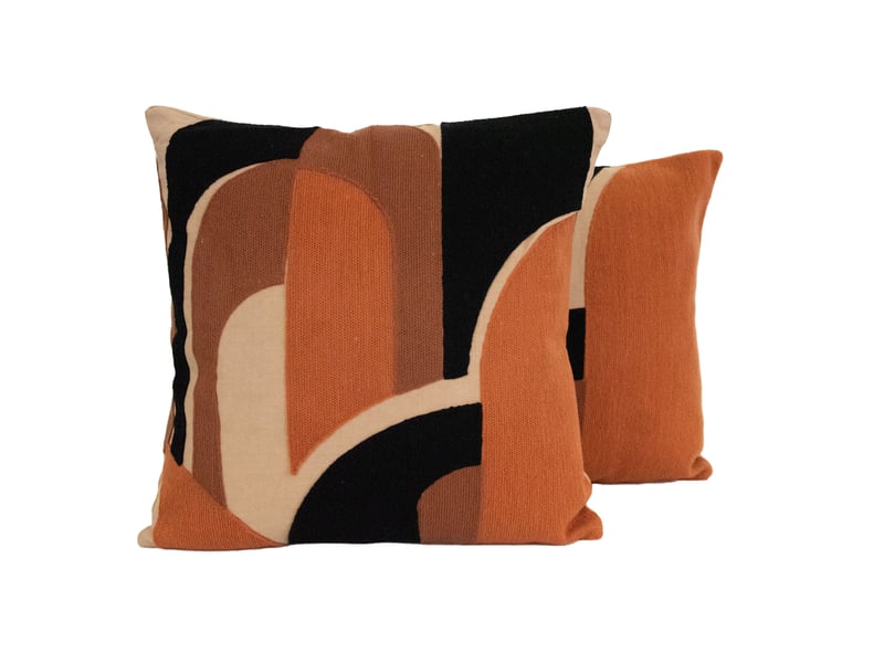  Coussin brodé en relief motif abstrait 50x80 cm  - Conforama B