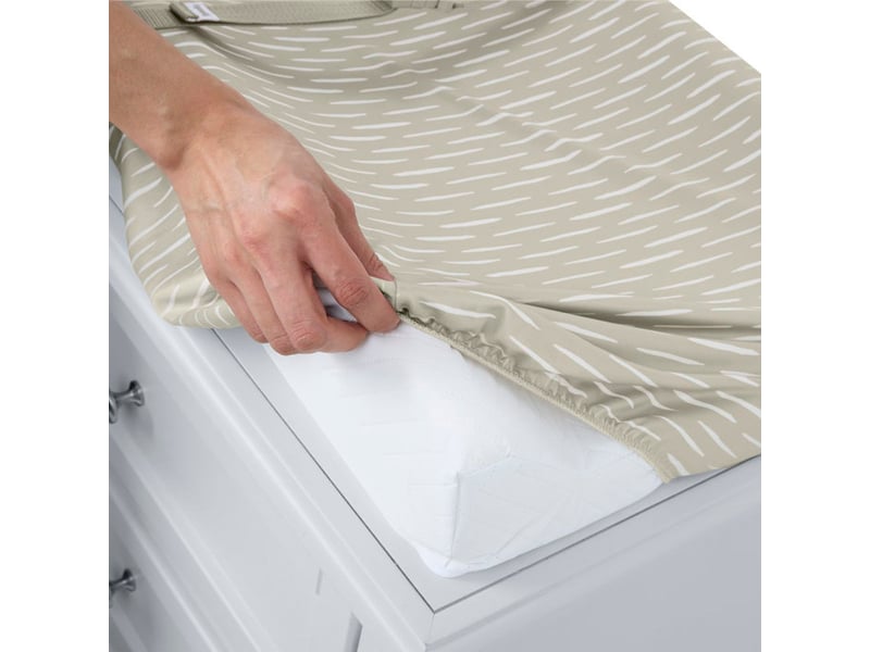  Matelas a langer beige avec sangles de securite 2 ans 17757 - Conforama C