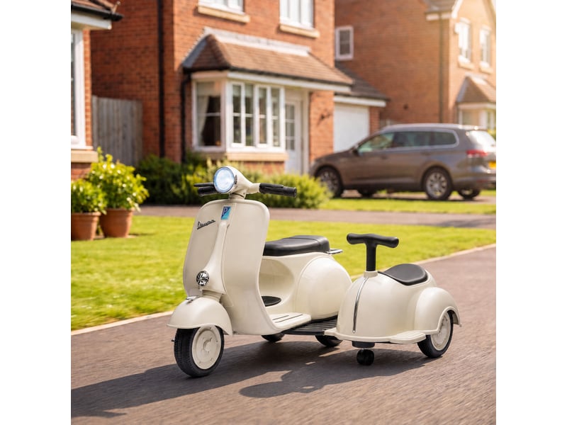  Moto électrique pour enfants, vespa 6v homologuée, 2 places, couleur crème  - Conforama D