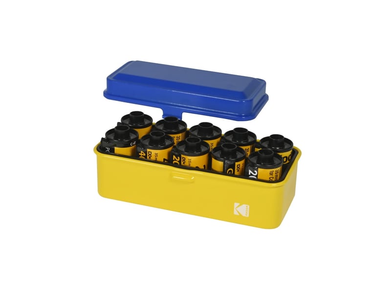  Kodak film case (120135) - boîtier compact en acier pour 8 rouleaux de film 120 ou 10 rouleaux de film 135, capot amovible, finition mate, design moderne, protection poussière et humidité - bleu  - Conforama A