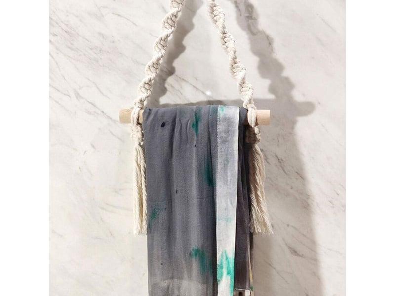  Porte-papier toilette en macramé tissé – pour salle de bain, suspension sans crochet. Design bohème et pratique.  - Conforama D