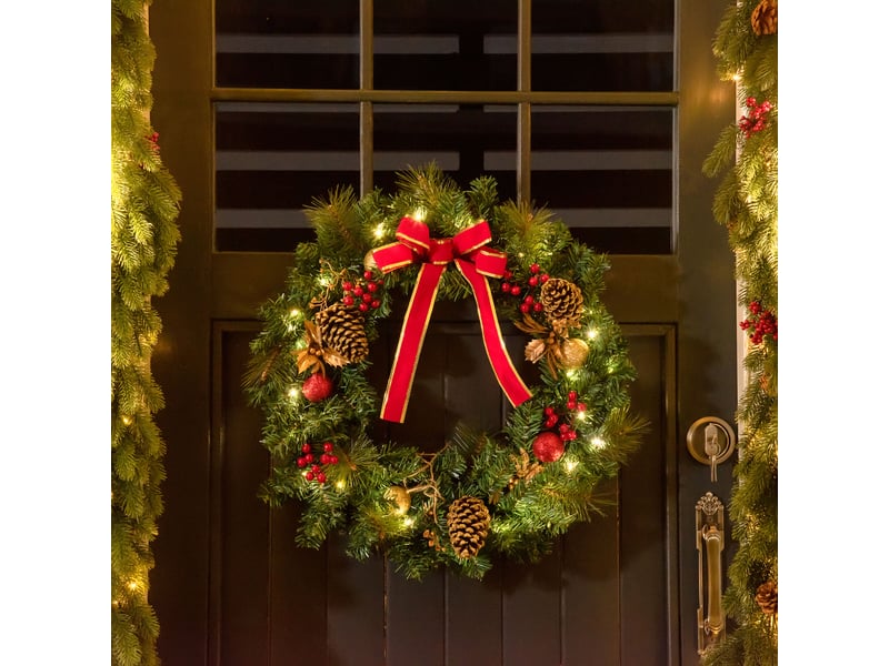  Couronne de noël artificielle lumineuse avec 20 led de 60 cm - décorée de houx et de pommes de pin  - Conforama C