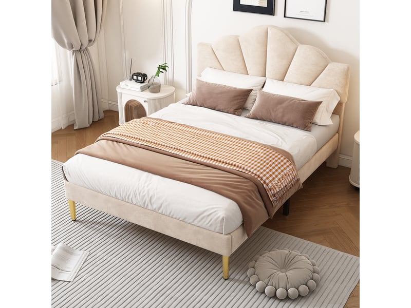  Lit double capitonné 140x200 cm avec tête coquillage réglable, pieds dorés et sommier à lattes, velours beige  - Conforama E