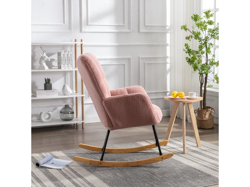  Fauteuil à bascule capitonné, dossier haut et accoudoirs en teddy rose  - Conforama C