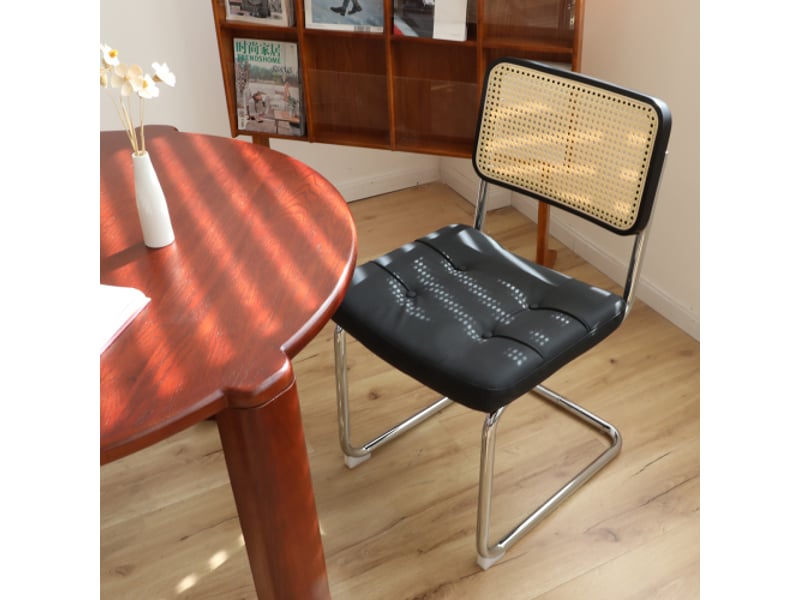 Ensemble 4 chaises de salle à manger - cuir synthétique rembourré, pieds chromés - design breuer milieu du siècle  - Conforama E