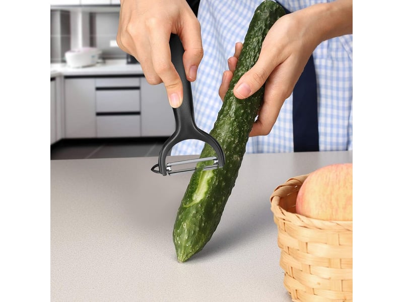  Epluche legume, eplucheur pomme de terre inox eplucheur légumes manuel lame dentée eplucheur tomate (noir)  - Conforama E