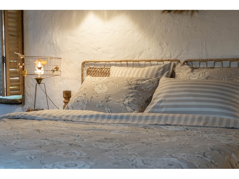  Housse de couette 260 x 240 cm 100% coton 57 fils imprimé nora 15144 - Conforama E