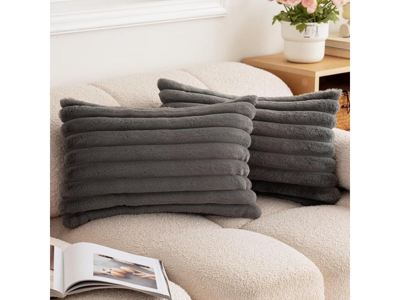 Lot de 2 housses de coussin 30 x 50 cm peluche gris chicfurn - Conforama B