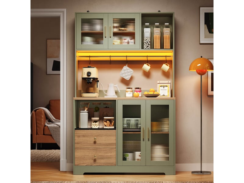  Buffet haut de cuisine 110 x 40 x 178 cm avec 4 portes vitrées, led, 2 prises + 2 usb, porte-bouteilles, plateau effet bois, vert Sol Morn - Conforama B