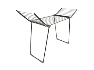 Séchoir à linge sur pied pliable intérieur extérieur 104 x 169 x 54,5 cm pratique et peu encombrant en acier noir 13_0003175
