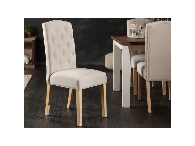  Lot de 2 chaises regina beige capitonnées – haut dossier chesterfield et pieds en bois massif  - Conforama D