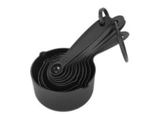 Cet ensemble d'ustensiles de mesure comprend 10 tasses et cuillères à mesurer universelles pour la cuisine et la pâtisserie, et est de couleur noire