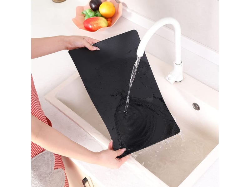  Serbia – lot de 6 sets de table en cuir pu noir 45×30 cm – antidérapants et imperméables – résistants à la chaleur jusqu'à 80°c – lavables  - Conforama C