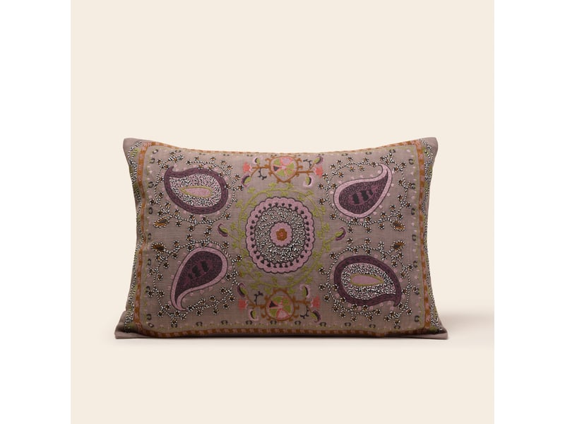  Housse de coussin en broderie paisley  mandana 26424 - Conforama A