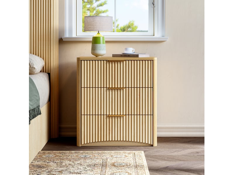 Table de chevet 58x38x64 cm – chêne – 3 tiroirs, design rainuré, poignées métalliques et structure stable - Conforama B