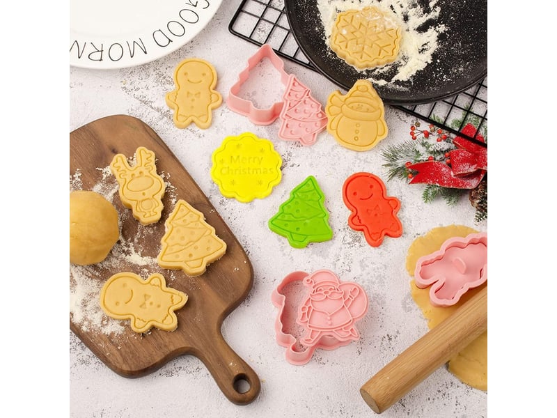 Lot de 8 emporte pièces noël patisserie pour enfants, emporte-pièces 3d en plastique avec poussoir, moule à biscuit de noël - Conforama E