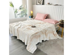Plaid à poils doux beige 150 x 200 cm paula