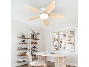 Ventilateur de plafond moderne 95 cm, 5 pales, lumière led, télécommande, 6 vitesses, moteur dc réversible(blanc et finition bois)