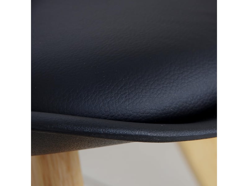  Lot de 4 chaises de salle à manger. Pied en bois. Assise en similicuir. Style nordique. Noir  - Conforama W