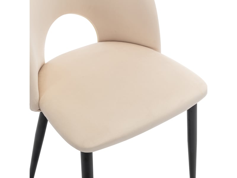  Lot de 4 chaises de salle à manger en velours avec motif losange au dos,dossier creux et pieds réglables en métal noir,beige chaise beige - Conforama E