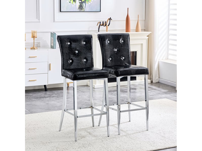  Tabouret de bar lot de 2 à dossier haut avec repose-pieds et boutons cristal, effet crocodile en pvc noir et métal chromé  - Conforama B