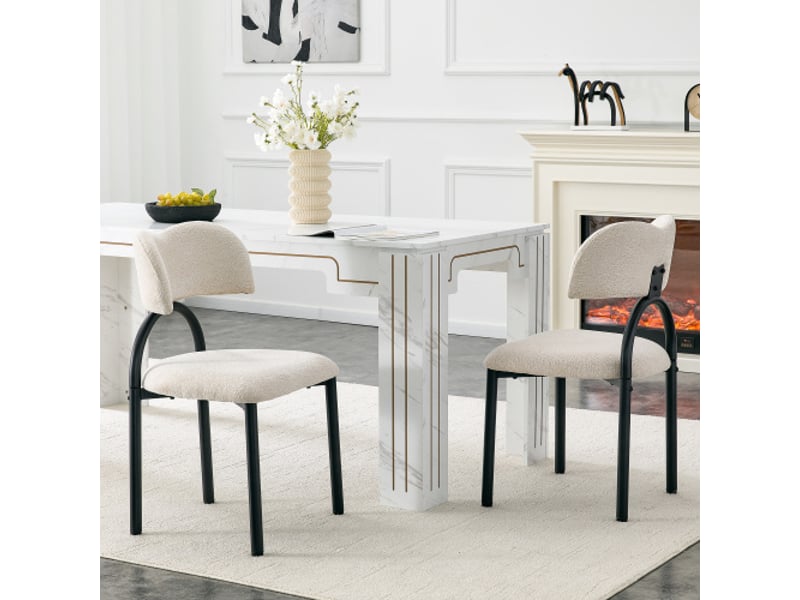  2 chaises de salle à manger modernes, assise et dossier rembourrés, piètement métal noir – sans table  - Conforama B