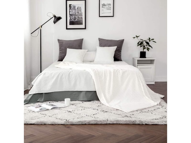  Couverture plaid flanelle velours canapé chambre sofa peut ëtre utilisé dans 130x150cm  - Conforama C