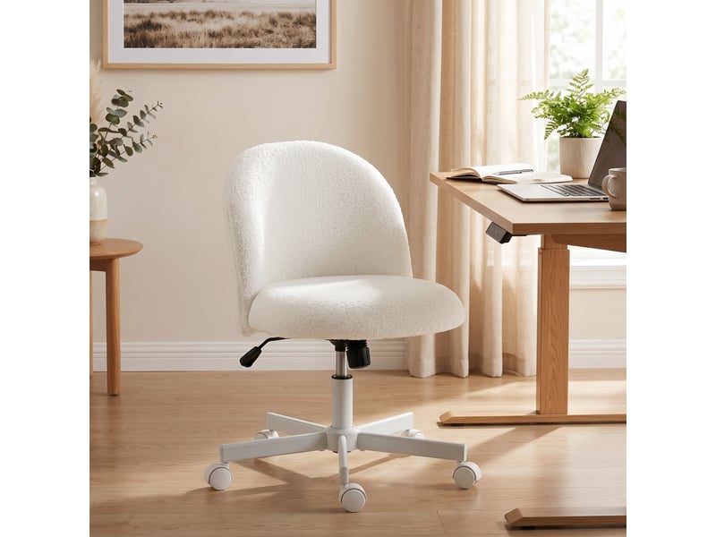  Sedia per scrivania girevole in tessuto sherpa con altezza regolabile e funzione dondolo, crema  - Conforama C