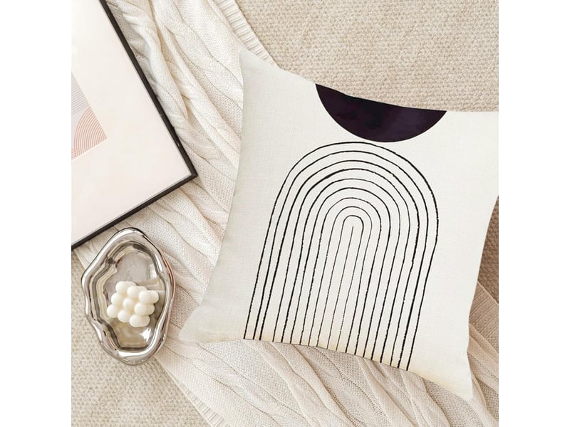  Lot de 4 housses de coussin décoratives de style bohème en coton et lin avec fermeture éclair, motif arche et soleil, 45 x 45 cm, noir et blanc  - Conforama D