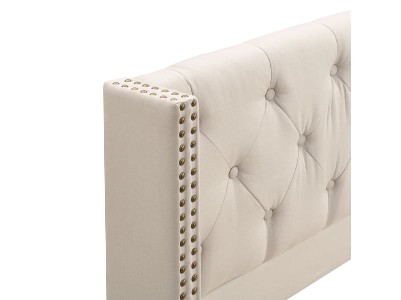 Lit 180x200 cm rembourré avec tête de lit capitonnée, revêtement lin beige, boutons et clous décoratifs, pieds en bois - Conforama D