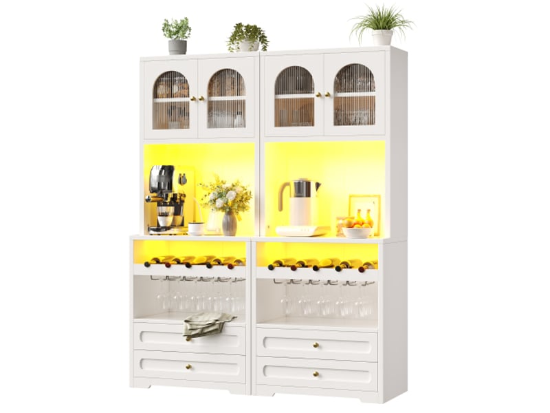 Colonne haute blanche avec portes vitrées cintrées, led connectée, étagères réglables, range à vin et usb - Conforama A