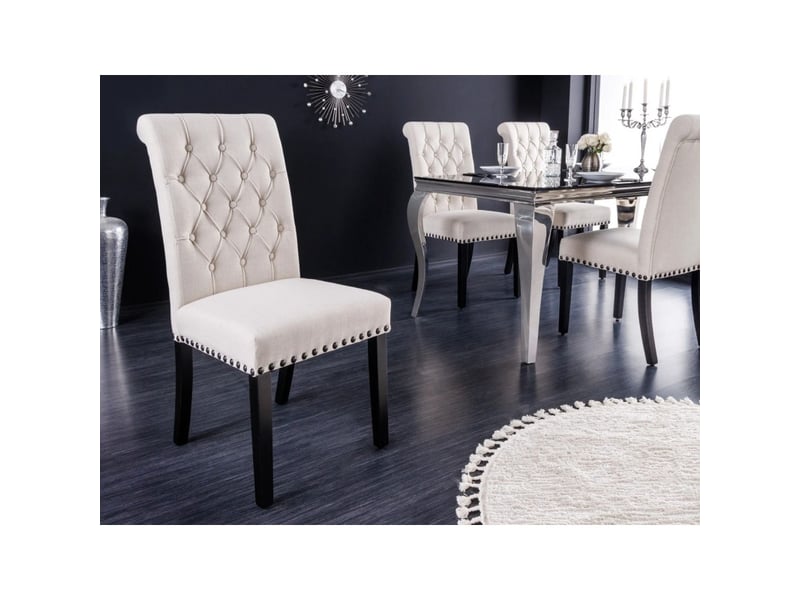  Lot de 2 chaises chesterfield regina beige en velours capitonné – clous noirs et pieds en bois d'hévéa foncé  - Conforama B
