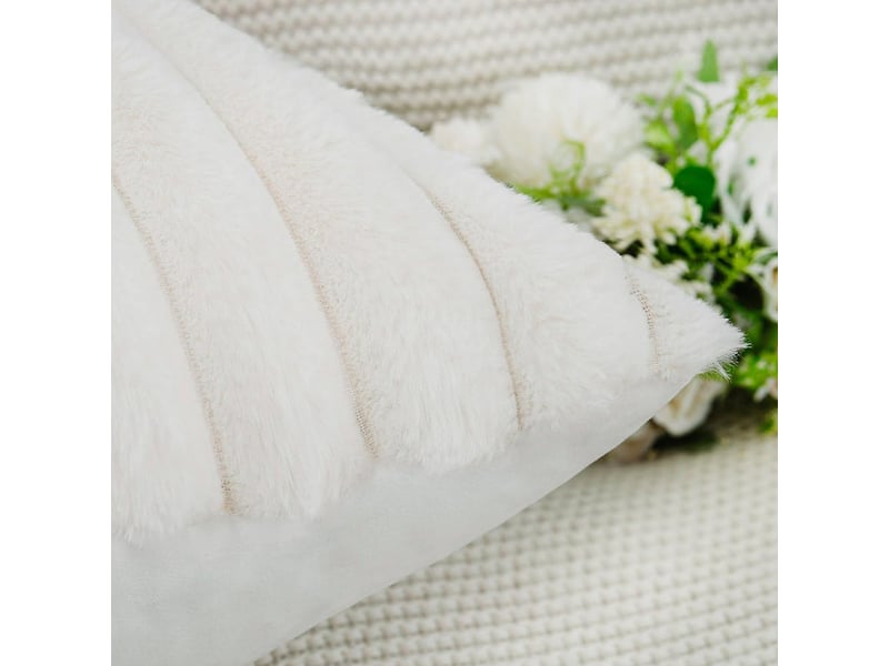  Lot de 2 housses de coussin 30 x 50 cm peluche blanc chicfurn  - Conforama W