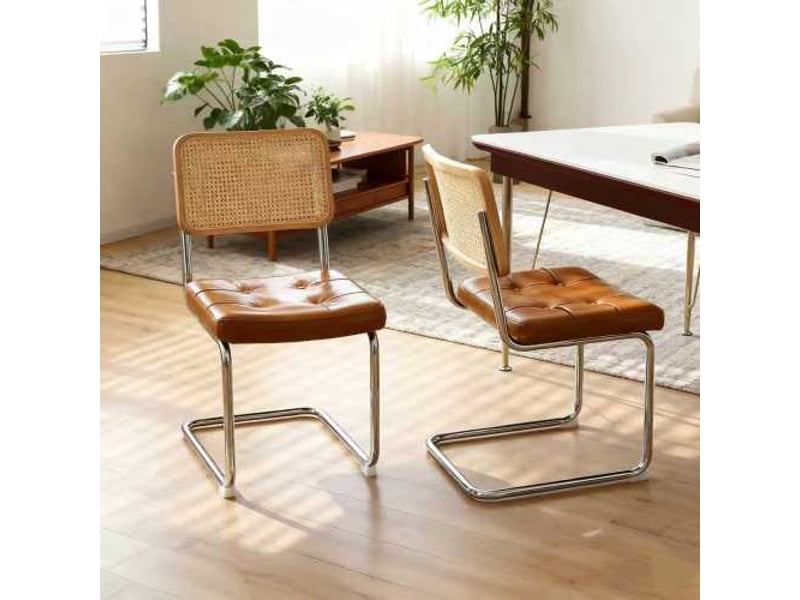  Set de 4 chaises de salle à manger en simili cuir, pieds chromés – style mid-century breuer rembourrées  - Conforama D