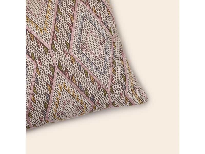  Housse de coussin en coton et broderie graphique  kalimi 26435 - Conforama B