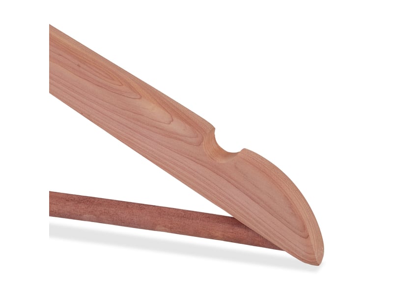  Lot de 6 cintres en bois de cèdre pour vêtements 23 x 44 x 1,2 cm avec encoches et crochet rotatif en bois naturel 13_0007822  - Conforama D