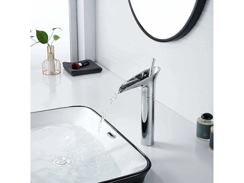  Robinet cascade chromé, monocommande, réglable eau chaudefroide. Design vintage pour salle de bain, élégant et fonctionnel.  - Conforama B