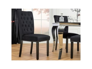 Lot de 2 chaises chesterfield regina noires en velours capitonné – clous argentés et pieds en bois d'hévéa