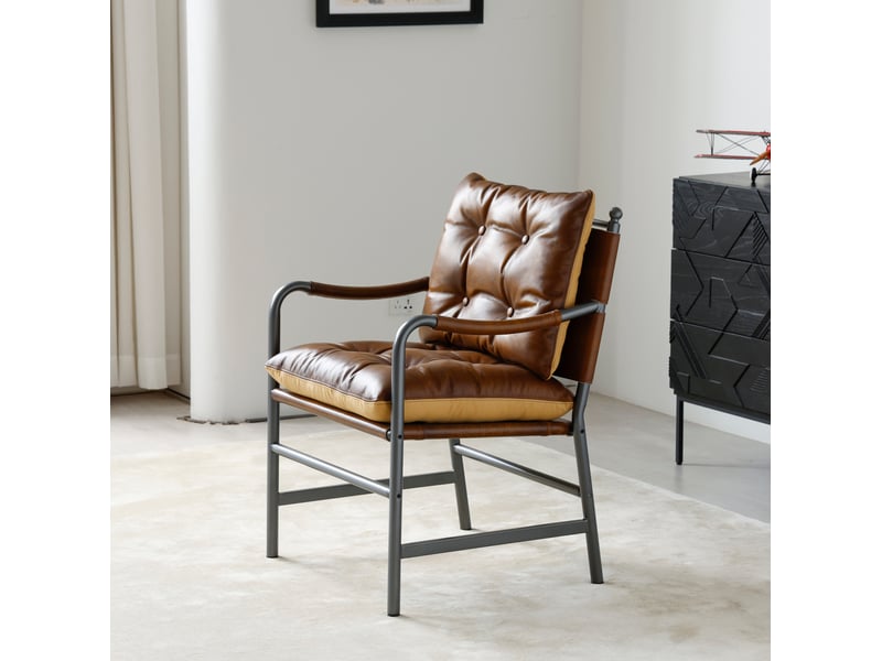  Fauteuil d'appoint avec accoudoirs, assise et dossier confortables, cadre en métal, en cuir véritable marron  - Conforama C