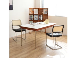 Lot de 2 chaises de salle à manger en similicuir noir avec piètement chromé et dossier en rotin