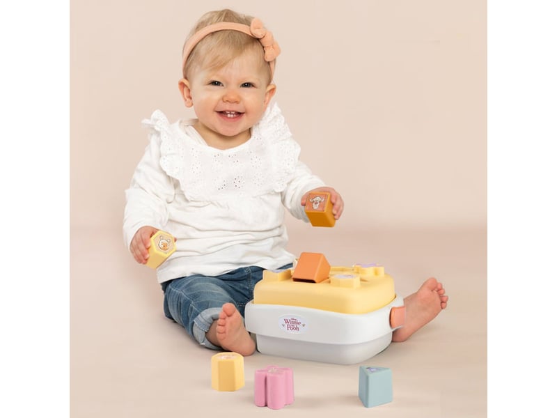  Traineau de tri formes et couleurs 8 pièces winnie l’ourson avec poignée 12 mois 7600140701 - Conforama C