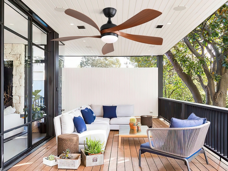 Ventilateur de plafond moderne de 52 pouces, avec éclairage led à intensité variable en 3 couleurs, 5 pales en abs, télécommande et moteur à courant continu réversible, marron - Conforama B