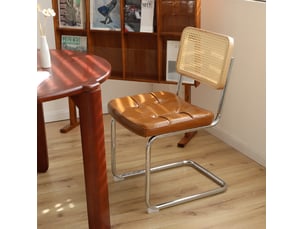 Lot de 4 chaises de salle à manger 56.9×45×85.9cm, structure métallique, empilables, rembourrage en polyuréthane, finition marron, style moderne