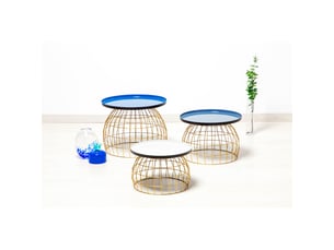Set de 3 tables d'appoint laudatio en métal avec plateaux colorés