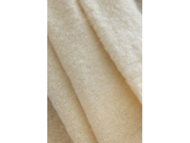  Plaid melia ivoire 130 x 170 cm tricot uni franges tressées 15698 - Conforama D