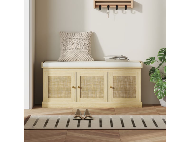  Banc à chaussures style bohème chic 3 portes façade rotin poignées métal doré coussin beige  - Conforama D
