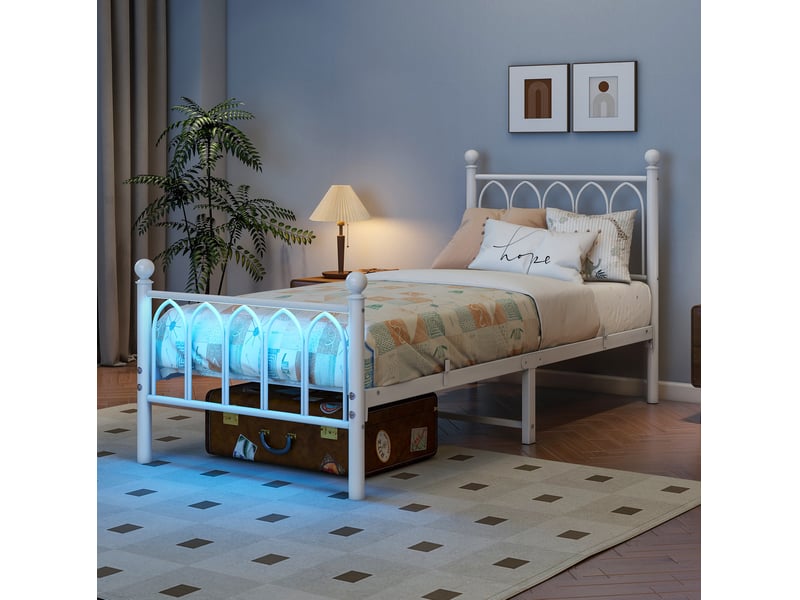  Lit enfant simple 90x200 cm en métal blanc avec led, usb et prise  - Conforama B